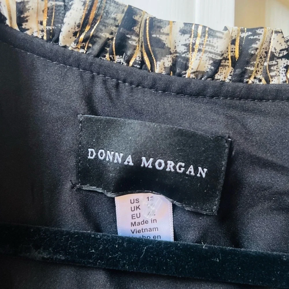 Donna Morgan Black and White Patterned Long Sleeve Dress - Picture 11 of 12